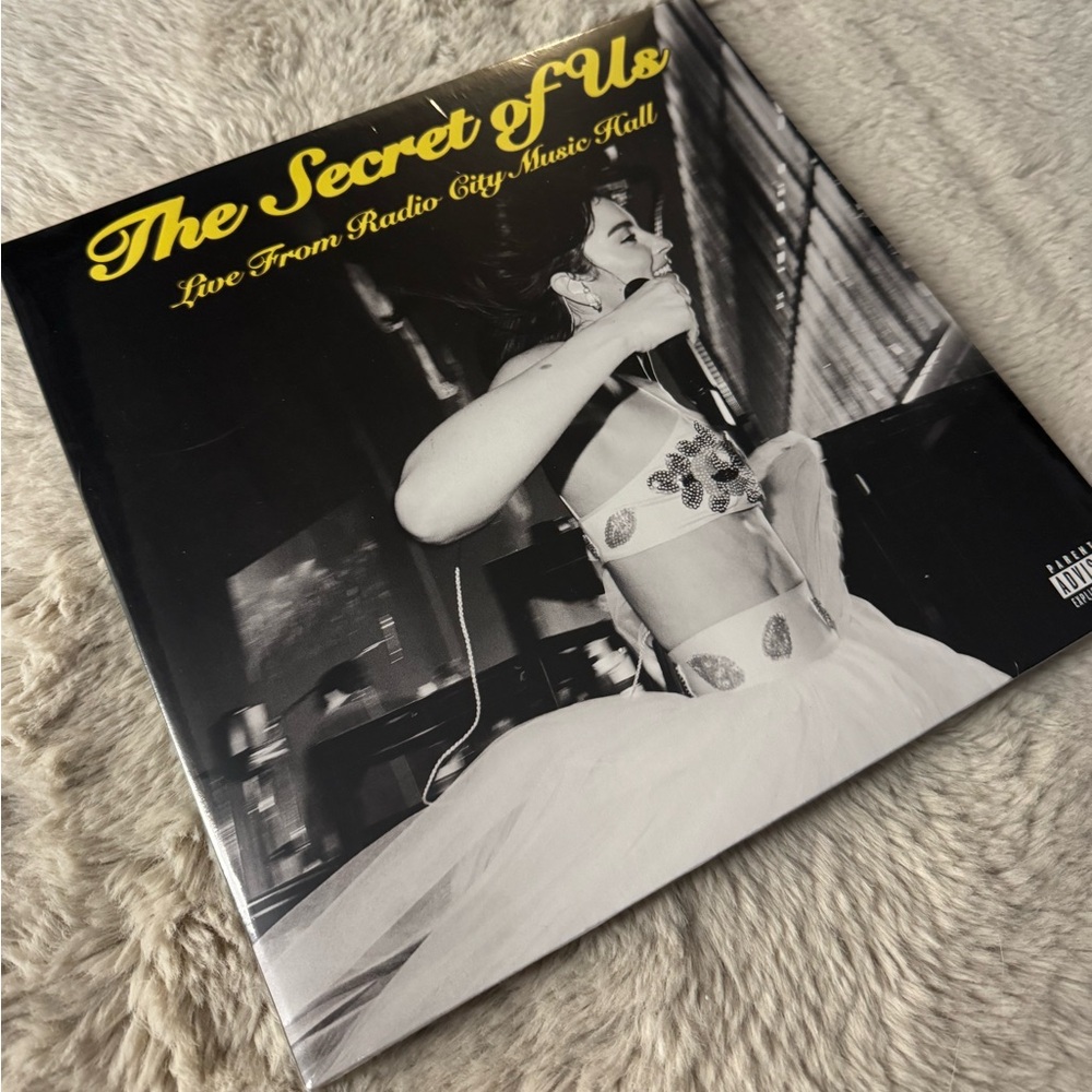 Gracie Abrams - The Secret of Us - live from radio city music hall - RSD